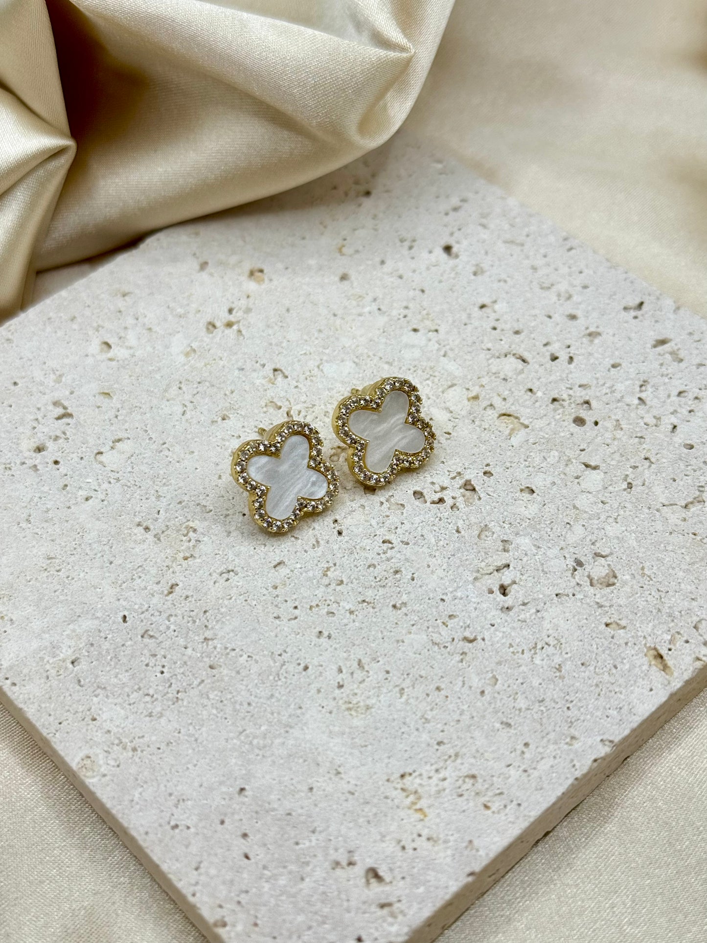 Clover Ohrstecker 18k vergoldeter Titanstahl